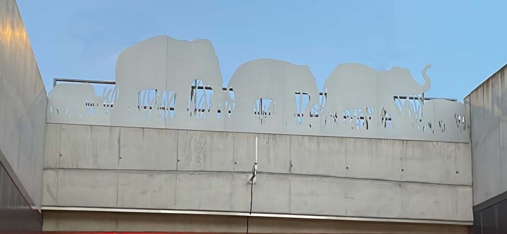 Elefantenskulpptur Rosensteintunnel